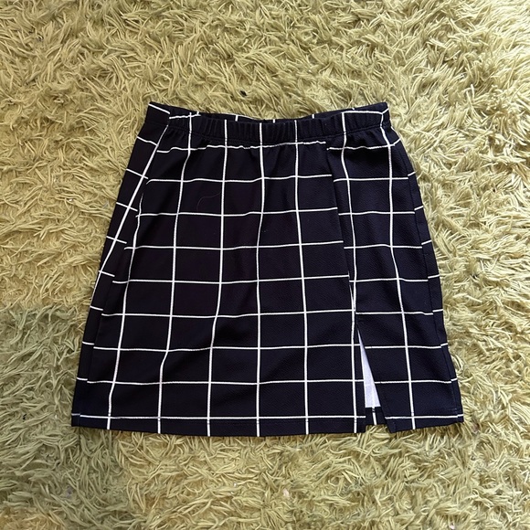 STRIPED MINI SKIRT🖤 - Picture 1 of 3